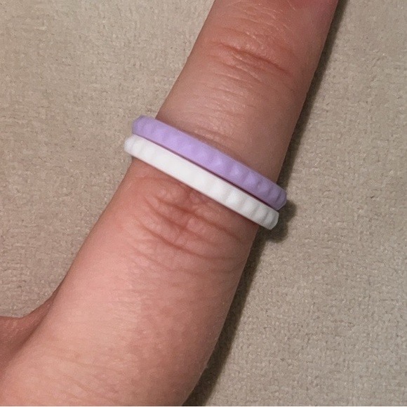 Enso Stackable Pyramid Silicone Rings - Picture 3 of 3